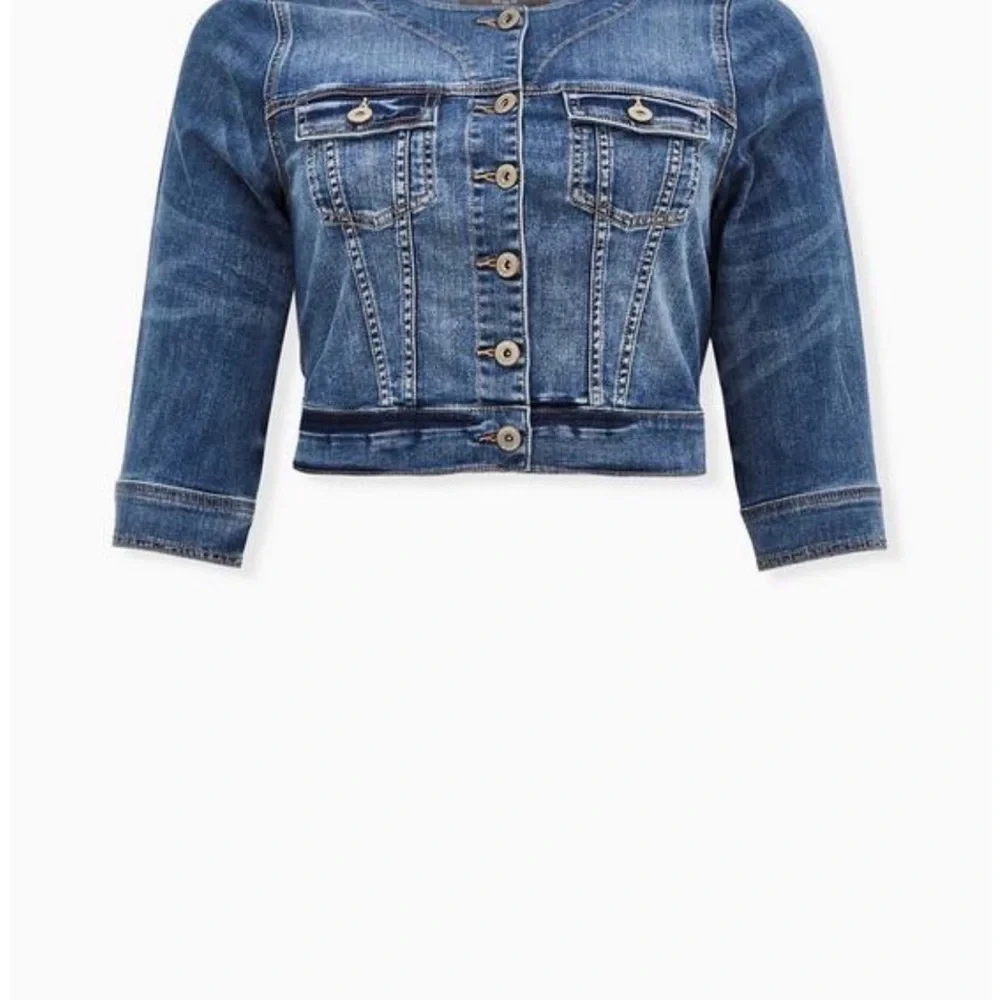 torrid Two-Tone Denim Jacket - Light & Dark Blue - Picture 3 of 4